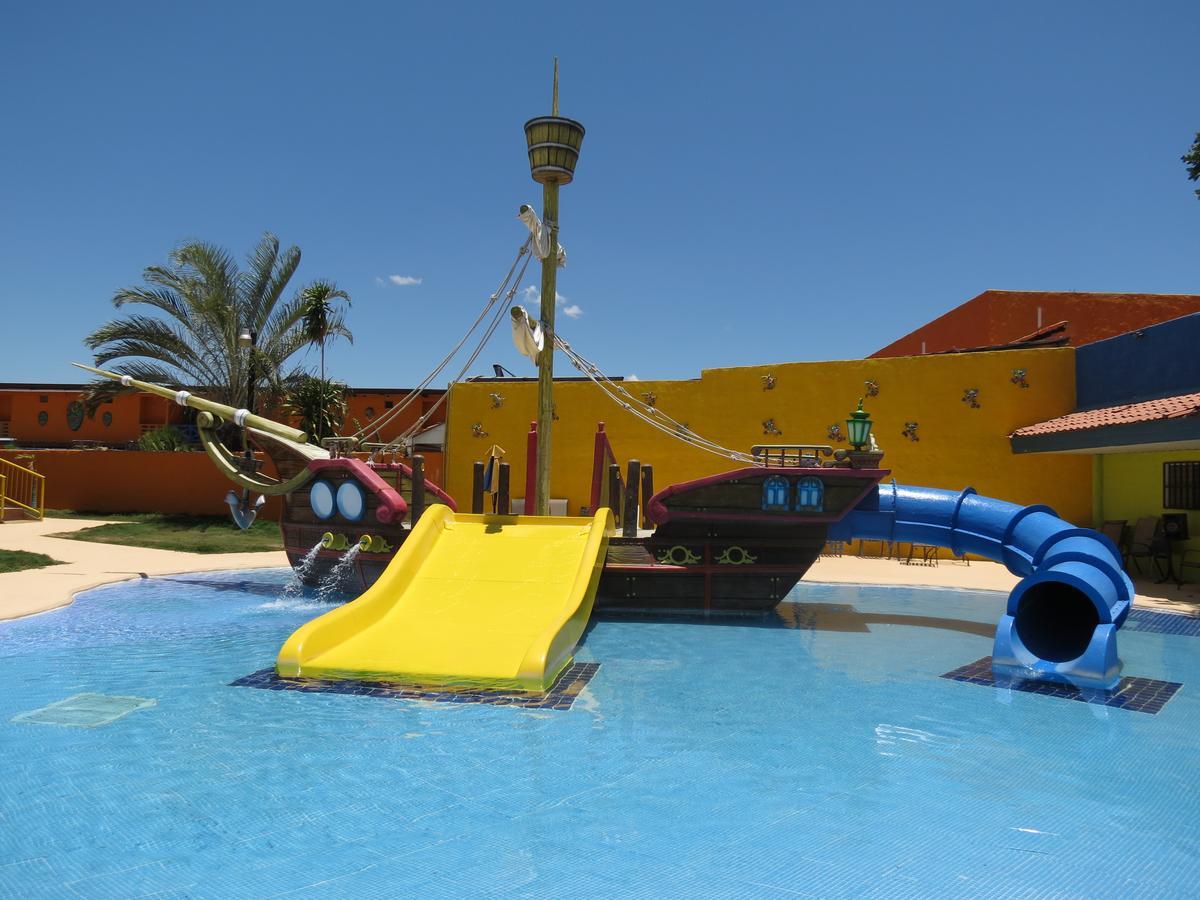 Hotel La Hacienda Santiago Esterno foto